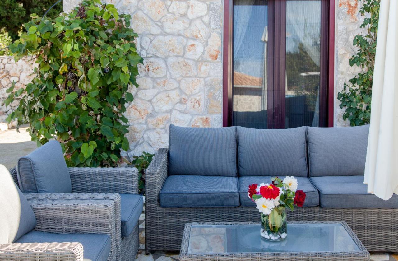 Key Villas Tsoukaladhes Bagian luar foto