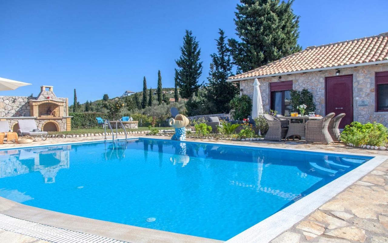 Key Villas Tsoukaladhes Bagian luar foto