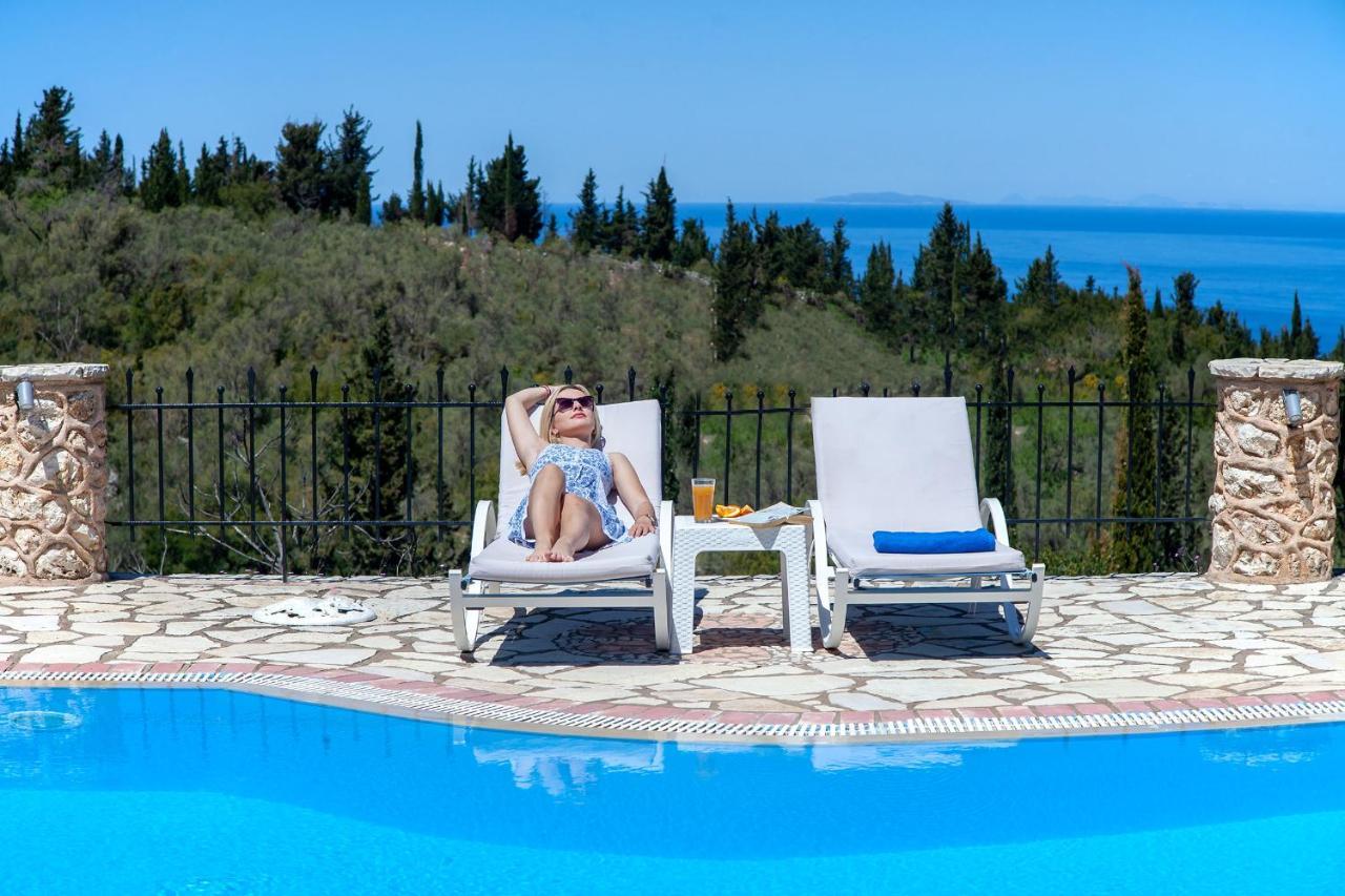 Key Villas Tsoukaladhes Bagian luar foto