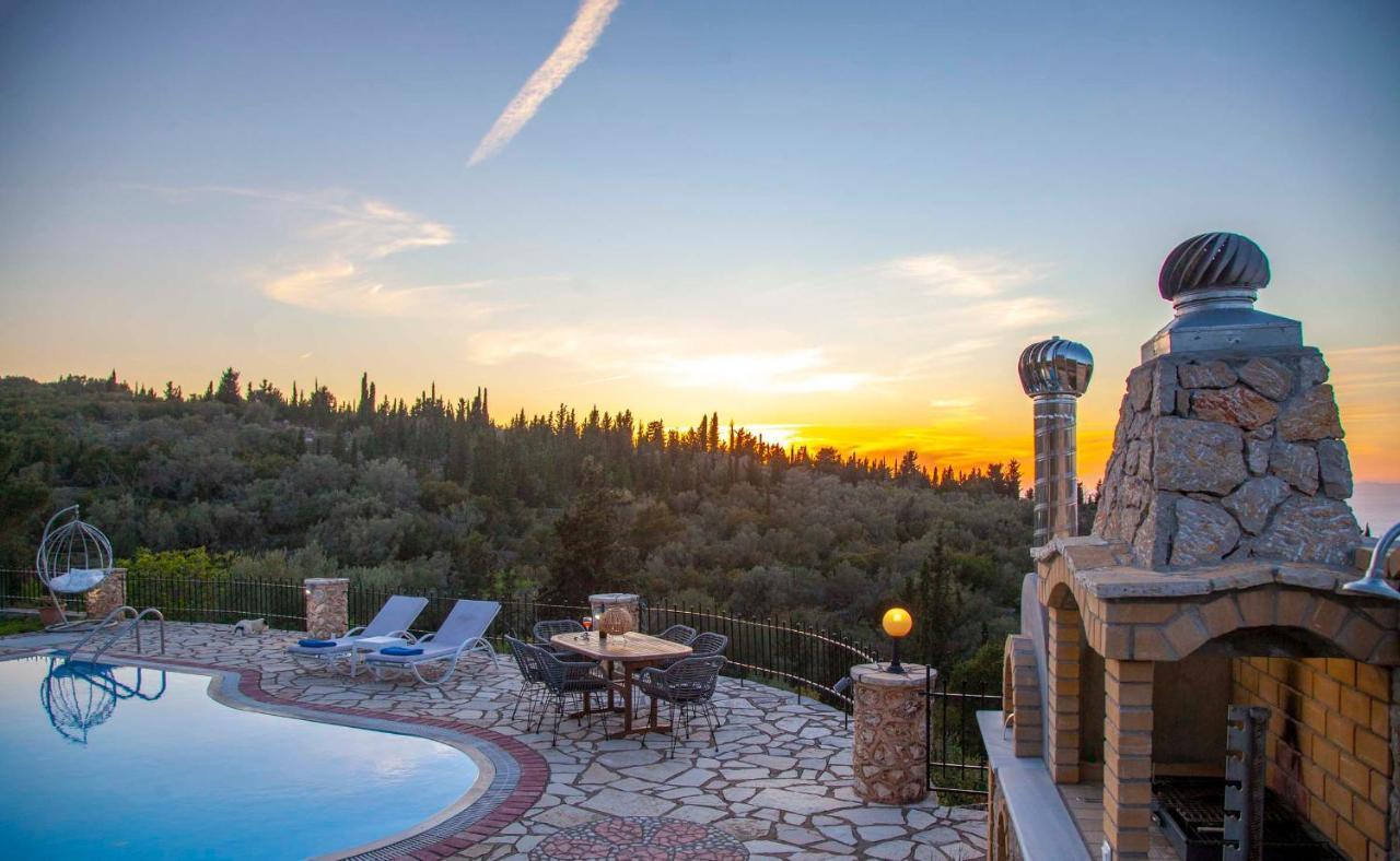 Key Villas Tsoukaladhes Bagian luar foto