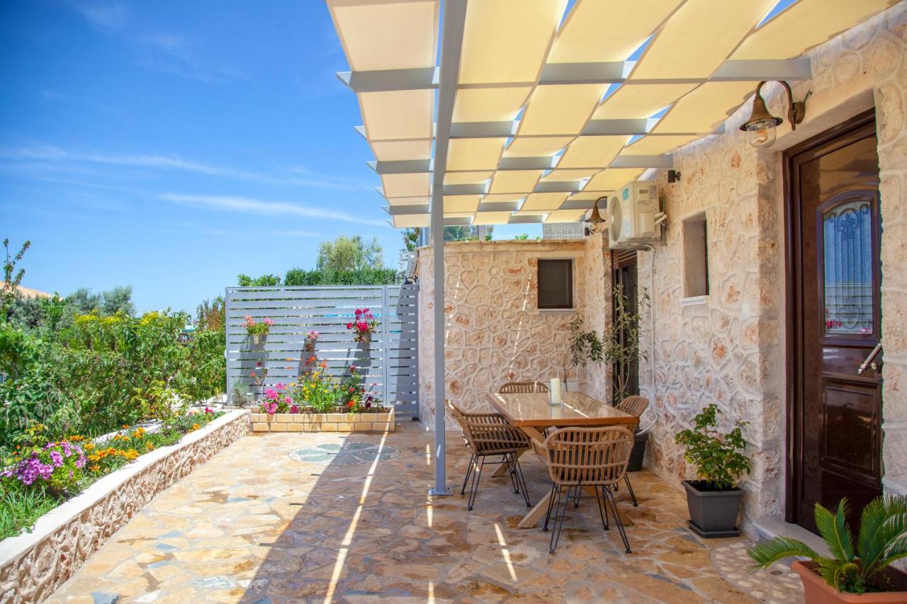 Key Villas Tsoukaladhes Bagian luar foto