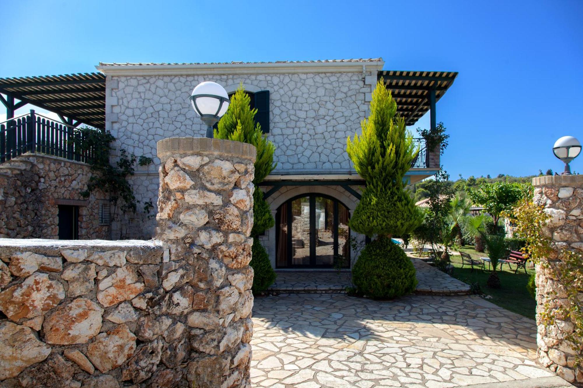Key Villas Tsoukaladhes Bagian luar foto